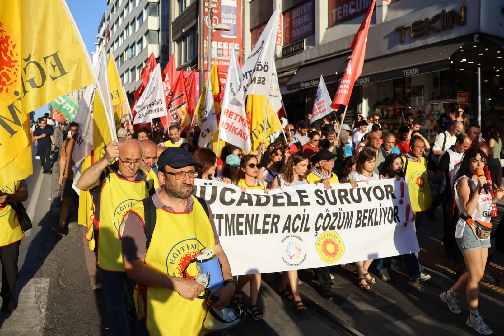 Öğretmenler Kadıköy'den seslendi